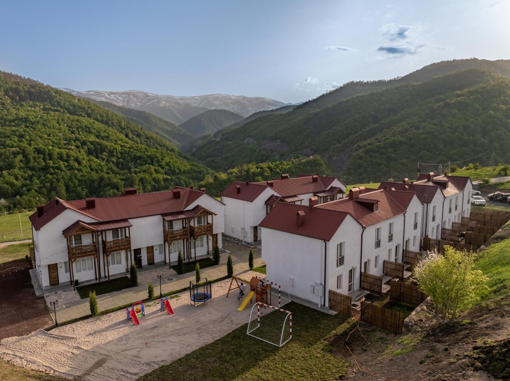 Motives Dilijan